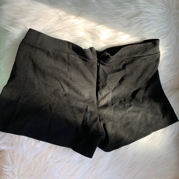 Jessica Simpson Shorts - Picture 5 of 6